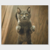 GRAUKKATZE STEHEND IN ZWEI FÜSSEN GESCHENKPAPIER (Flach)