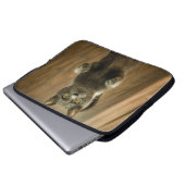 GRAUKKATZE STEHEND IN ZWEI FÜSSEN LAPTOPSCHUTZHÜLLE (Vorne Knopf)