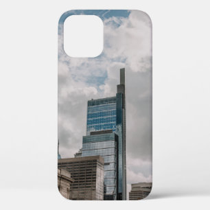 GRAUKONKRETES GEBÄUDE UNTER DEM SCHLACHTEN HIMMEL Case-Mate iPhone HÜLLE