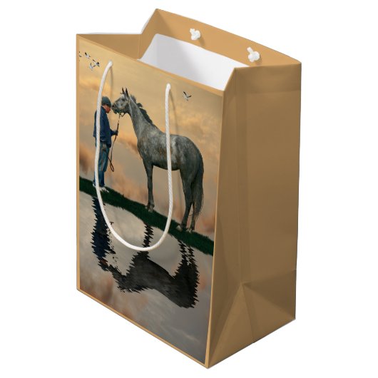 Graupferd und Gräuel OTTB Geschenktasche Mittlere Geschenktüte (Rückseite Schrägansicht)
