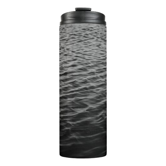 Graustufen-Foto Thermosbecher (Vorderseite)