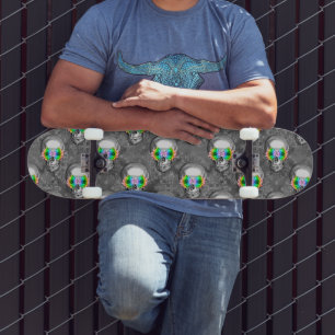 Graustufen-Schädel-Muster Neon-Akzent Kantiger Str Skateboard