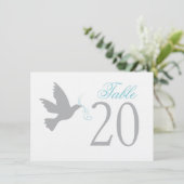 Grautaube mit blauen Hochzeitstiegen Tischnummern (Stehend Vorderseite)