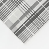 Grautöne Vintages Kariertes geometrisches Muster Fleecedecke (Ecke)