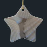 Grauweiß, Muscheln, Sea Muschel Summer Beach Liebe Keramik Ornament<br><div class="desc">Grauweiß,  Muscheln,  Sea Muschel Summer Beach Liebe</div>