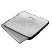 Grauweiße Musiknoten und benutzerdefinierte Monogr Laptopschutzhülle (Vorne Knopf)