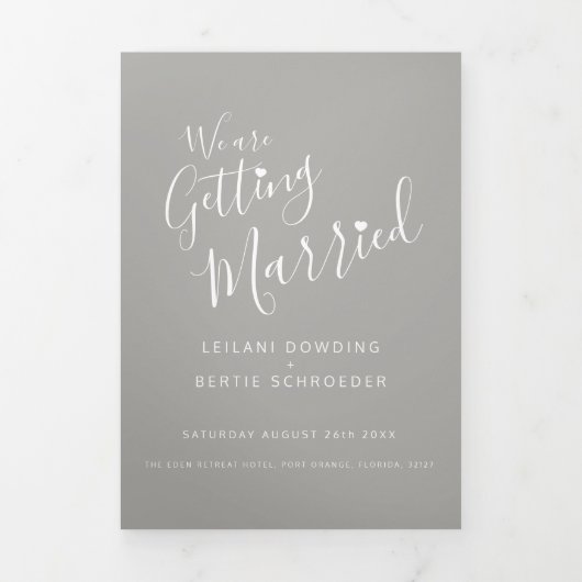 Grauweißes Herz Hochzeit ganz in one Dreifach Gefaltete Einladung (Cover)