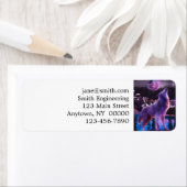 Grauwolf heult im Wald (Insitu)