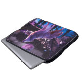 Grauwolf heult im Wald Laptopschutzhülle (Vorne Knopf)