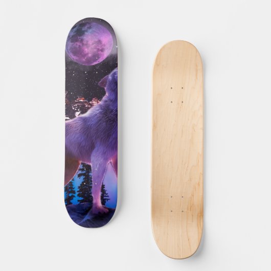 Grauwolf heult im Wald Skateboard (Vorderseite)