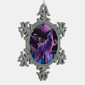 Grauwolf im Wald Schneeflocken Zinn-Ornament (Links)