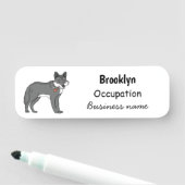 Grauwolf mit Pipe-Cartoon-Abbildung Namensschild (Beispiel)