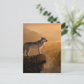 Grauwolf stehend auf einem Felsen im Wald Postkarte (Stehend Vorderseite)