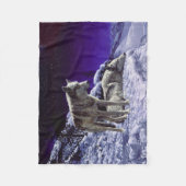 Grauwölfe im Winterschnee in der Nacht Fleecedecke (Vorderseite)