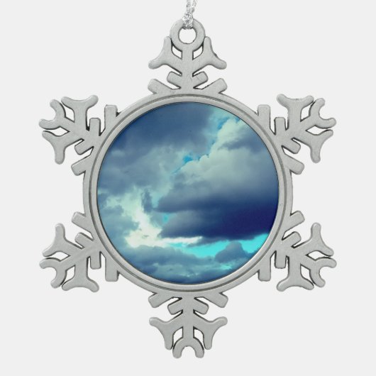 Grauwolken Schneeflocken Zinn-Ornament (Vorderseite)