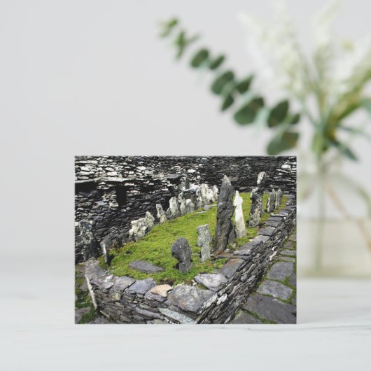 Graveyard Skellig Island Postkarte (Stehend Vorderseite)