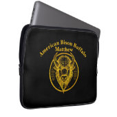 Gravur Bison Buffalo Head in Circle Design Laptopschutzhülle (Vorne Rechts)