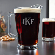 Gravur des klassischen Monogram Glasbierpitchers