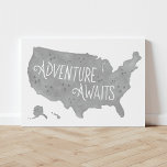 Gray Adventure erwartet US Map Kids Room Decke Künstlicher Leinwanddruck<br><div class="desc">Diese handgeschriebene Aquarell "Adventure Awaits" US-Karte ist perfekt für kleine Entdecker und große Entdecker! Die Landkarte ist eine großartige Touch für Abenteuer,  Outdoor- oder Reisesäle.</div>