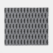 Gray and Black Halloween Bats Fleecedecke (Vorderseite (Horizontal))