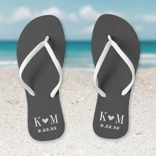 Gray and Charcoal Moderne Wedding Monogram Badesandalen