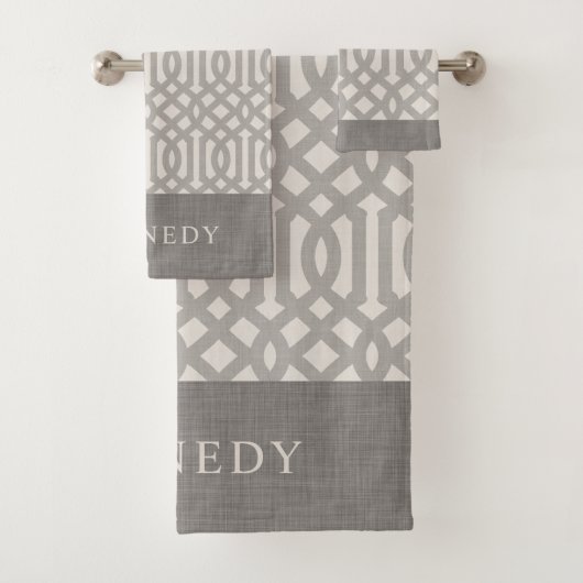 Gray and Ivory Trellis Monogram | Modernes Bauernh Badhandtuch Set (Insitu)