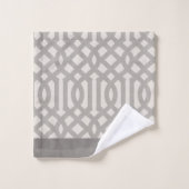 Gray and Ivory Trellis Monogram | Modernes Bauernh Badhandtuch Set (Waschlappen)