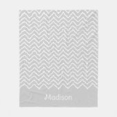 Gray And White Squiggly Chevron Zigzag Pattern Fleecedecke (Vorderseite)