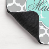 Gray Aqua Elegante Muster Monogram Mousepad (Ecke)