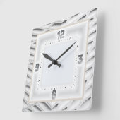 Gray Art Deco Quadratische Wanduhr (Winkel)