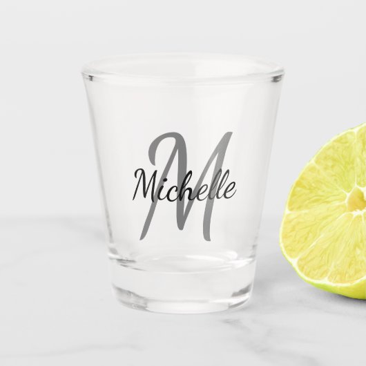 Gray & Black Simple Monogram Classic Trendy Schnapsglas (Vorderseite)