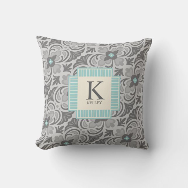 Gray Blue Geometric Monogram Kissen (Vorderseite)