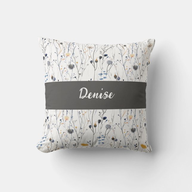 Gray Blue Watercolor Wildflower Monogram Name Kissen (Vorderseite)