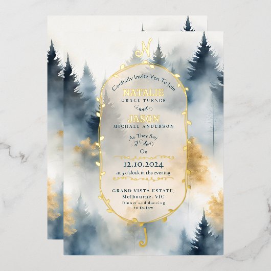 GRAY Blue Winter Pine Tree Forest Monogram Wedding Folieneinladung (Vorderseite/Rückseite)