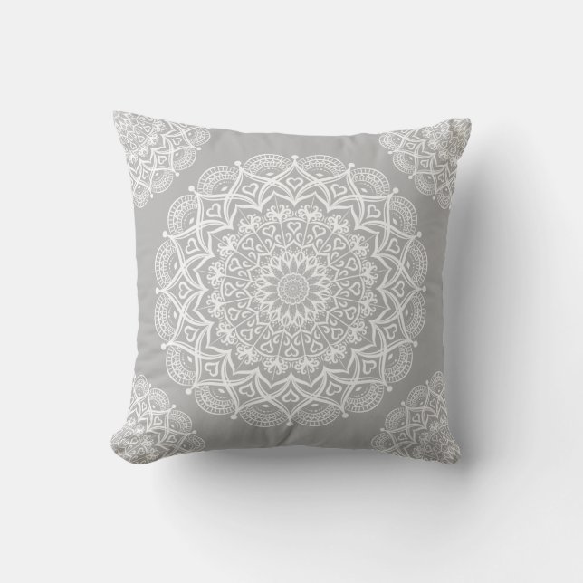 Gray Boho Mandala Kissen (Vorderseite)