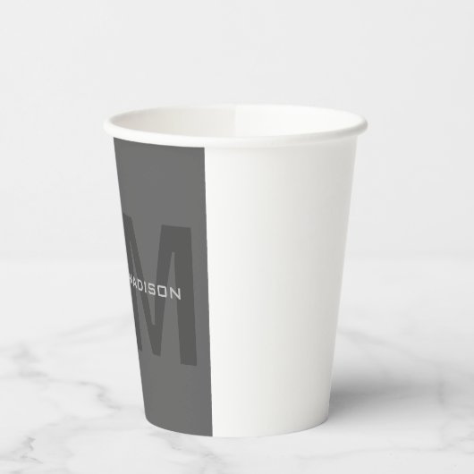 Gray Bold Monogram Modern Minimalistisch Name Init Pappbecher (Links)