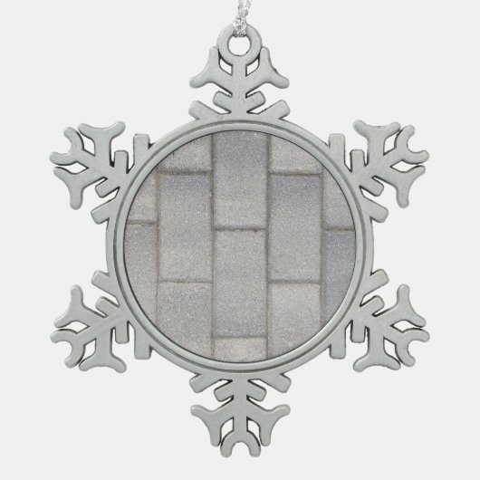 Gray Brick Cement Sidewalk Schneeflocken Zinn-Ornament (Vorderseite)