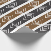 Gray Brown Geometric Diamond Stripes Geschenkpapier (Ecke)