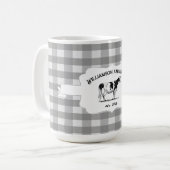 Gray Buffalo Kariert Farm Cow Tasse (Vorderseite Links)