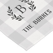 Gray Buffalo Karo Monogram | Modernes Bauernhaus Kurzer Tischläufer (Ecke)