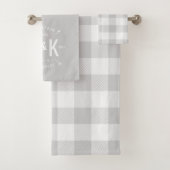 Gray Buffalo Karo und Arrow Monogram Badhandtuch Set (Insitu)