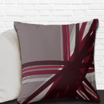 Gray Burgundy Artistic Abstrakt Kissen<br><div class="desc">Moderne dekorative Kissen mit einem abstrakten, künstlerisch-bunten Farbband mit Bordeaux- und Grautönen mit weißen Akzenten auf grauem Hintergrund. Diese abstrakte Komposition basiert auf Kombinationen von wiederholten Bändern, die überlagert und miteinander verbunden werden, um ein interessantes abstraktes Design zu bilden. Die Akzente in Grau, Bordeaux, Weiß und Wein sind in verschiedenen...</div>