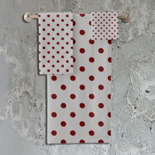 Gray Burgundy Polka Dot Badhandtuch Set