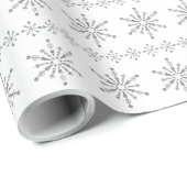 Gray Christmas Snowflakes Pattern White Background Geschenkpapier (Rolleneckpunkt)