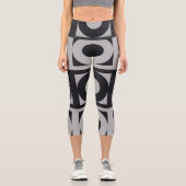 Gray Circles Capri Leggings (Vorderseite)