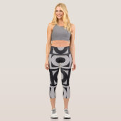 Gray Circles Capri Leggings (Vorderseite)