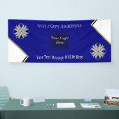 Gray Clover Ribbon von Kenneth Yoncich Banner (Messe)