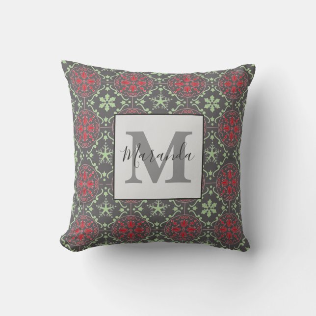 Gray Elegant Winter Nordic Snowflake Monogramm Kissen (Vorderseite)