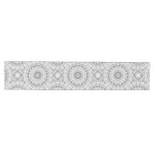 Gray Floral Mandala Pattern Mittelgroßer Tischläufer (Horizontal)