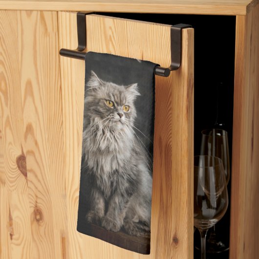 Gray Fluffy Cat Geschirrtuch (Drittel gefaltet)